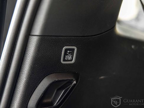 Used 2022 Jeep Wagoneer Series II w/ Flexible Seating Group image 17