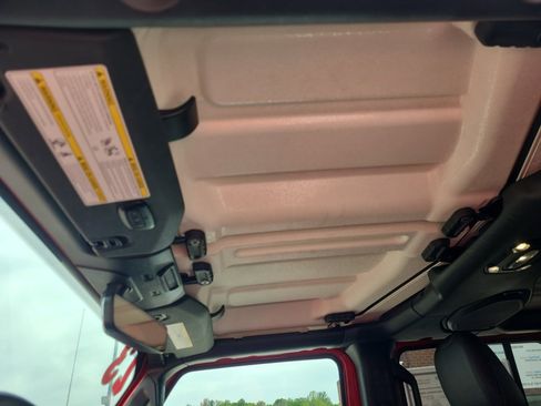 Used 2023 Jeep Gladiator Rubicon w/ Dual Top Group AWD/4WD image 25