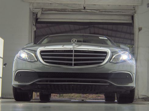 Used 2018 Mercedes-Benz E 300 w/ Premium 1 Package image 4