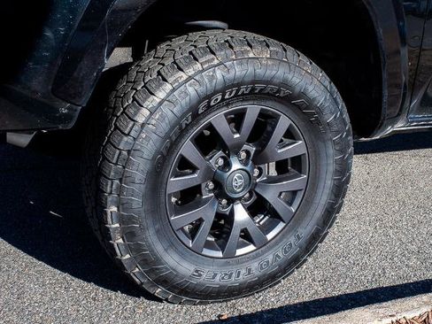 Used 2021 Toyota Tacoma SR5 image 5