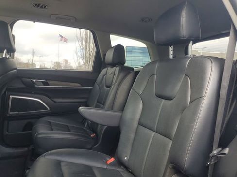 Used 2022 Kia Telluride EX w/ EX Premium Package image 9