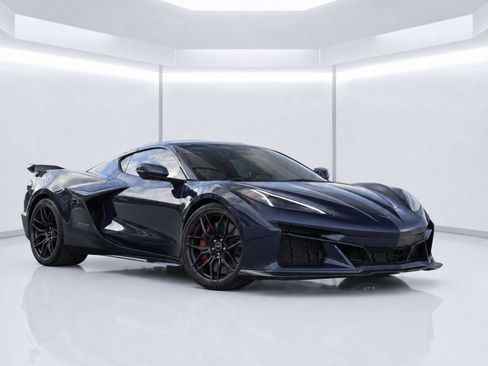 Used 2023 Chevrolet Corvette Z06 RWD image 6