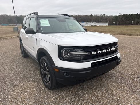 Used 2022 Ford Bronco Sport Outer Banks w/ Tech Package image 2