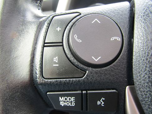 Used 2016 Toyota RAV4 Limited AWD/4WD image 30