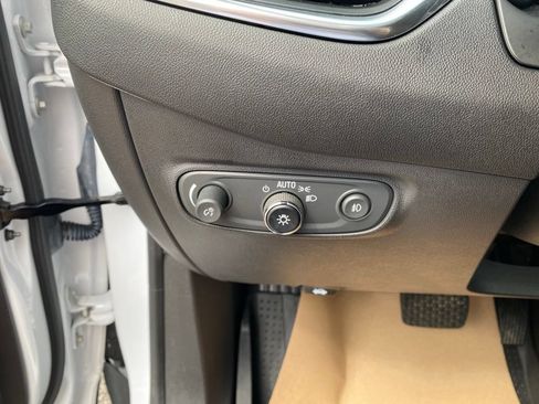 Certified 2023 Chevrolet Equinox Premier AWD/4WD image 15