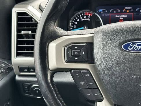 Used 2022 Ford F350 Lariat w/ Chrome Package image 8