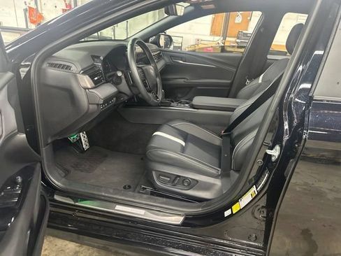 Used 2025 Toyota Camry SE w/ Convenience Package FWD image 16