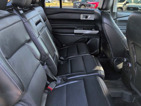 Used 2024 Ford Explorer Limited image 11