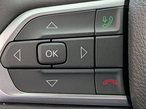 Used 2025 Jeep Compass Limited image 22