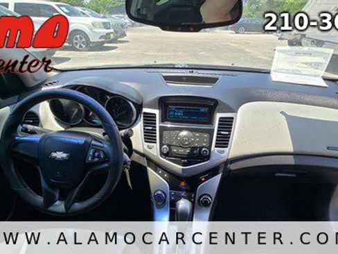 Used 2013 Chevrolet Cruze LS FWD image 16