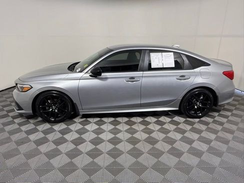 Used 2023 Honda Civic Sport image 3