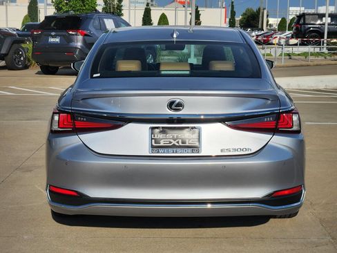 Certified 2023 Lexus ES 300h w/ Premium Package FWD image 6