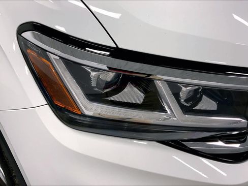 Used 2021 Volkswagen Atlas SE w/ Panoramic Sunroof Package image 24