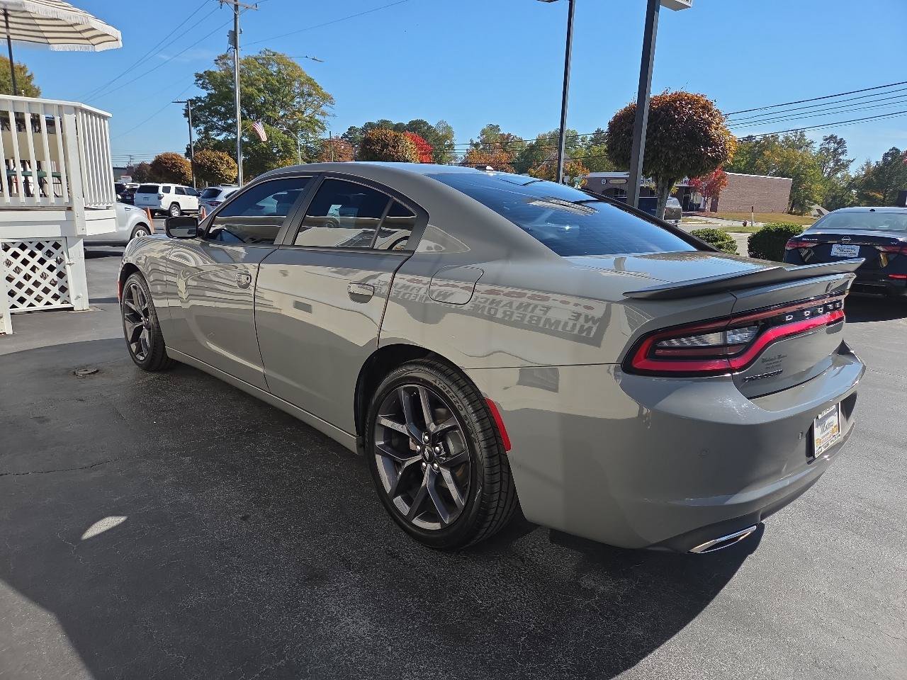 Used 2019 Dodge Charger SXT w/ Plus Group RWD image 5