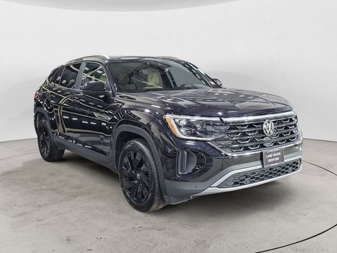 Used 2024 Volkswagen Atlas Cross Sport SE image 7