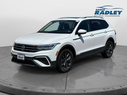 Certified 2022 Volkswagen Tiguan SE FWD image 5