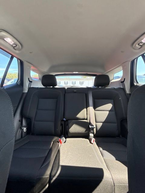 Used 2024 GMC Terrain SLE w/ Driver Convenience Package FWD image 17