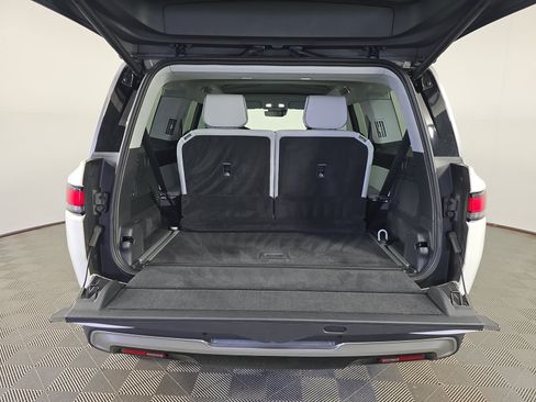 Used 2024 Rivian R1S Adventure AWD/4WD image 15