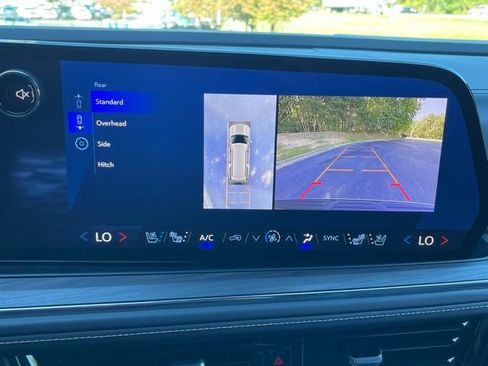 New 2025 Chevrolet Suburban Premier image 13