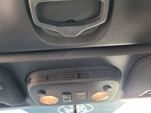 Used 2020 Ford Mustang Premium image 33