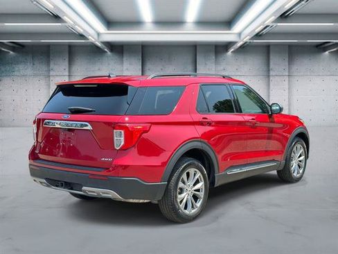 Used 2023 Ford Explorer XLT w/ Equipment Group 202A AWD/4WD image 27