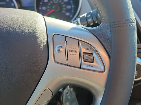 Used 2012 Hyundai Tucson GLS image 28