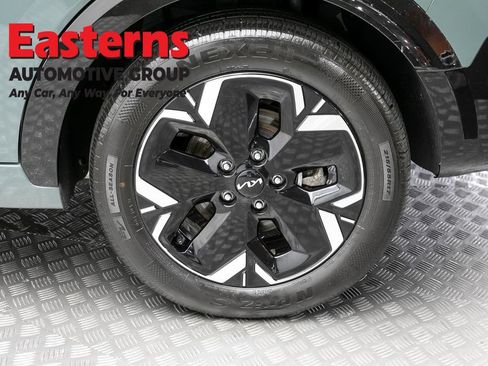 Used 2023 Kia Niro Wind w/ Wind Preserve Package FWD image 8