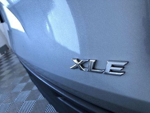 Certified 2025 Toyota Sienna XLE FWD image 15