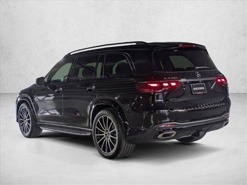 New 2026 Mercedes-Benz GLS 580 4MATIC image 8