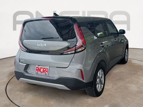 Certified 2025 Kia Soul LX w/ LX Technology Package FWD image 8