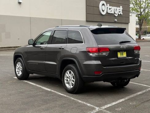 Used 2020 Jeep Grand Cherokee Laredo RWD image 3