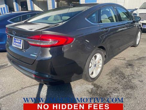 Used 2018 Ford Fusion SE FWD image 3