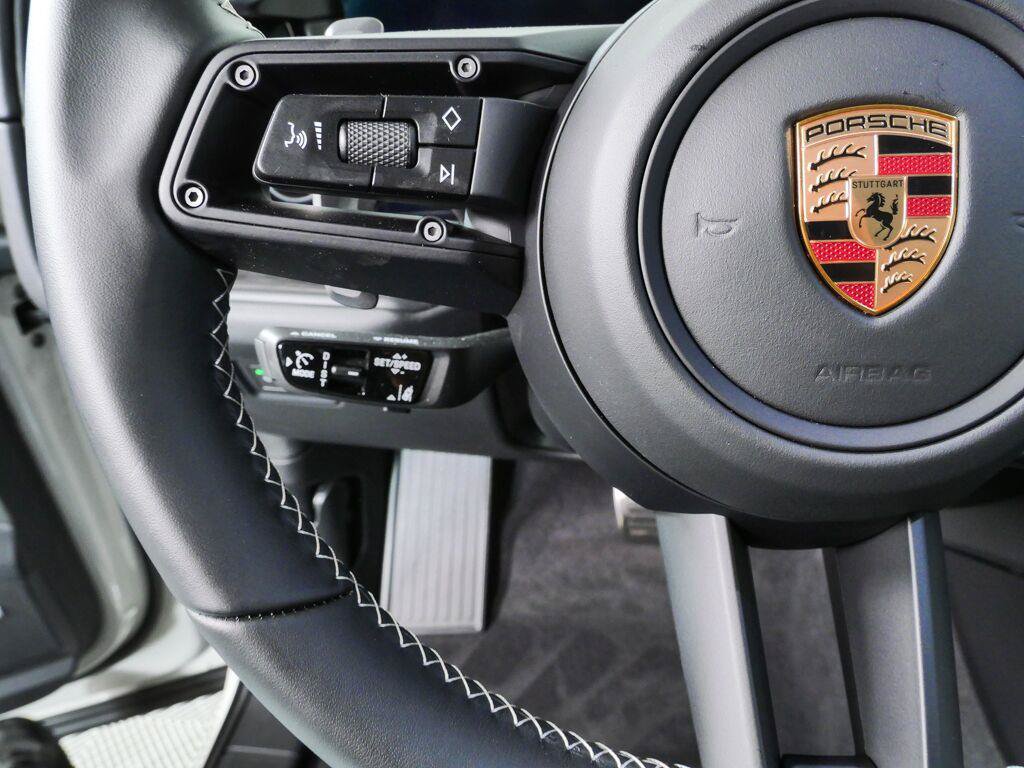 New 2026 Porsche Cayenne GTS AWD/4WD image 10