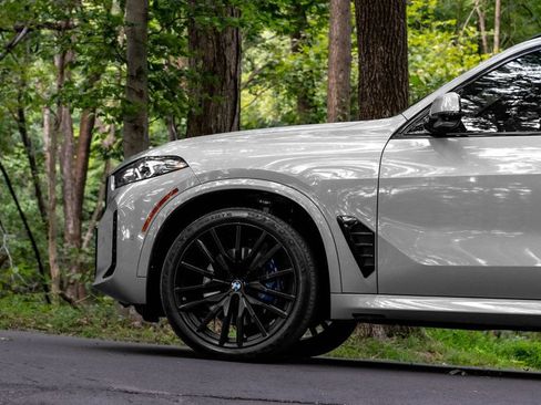 Used 2024 BMW X5 xDrive40i w/ M Sport Package AWD/4WD image 6