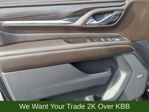 Used 2022 GMC Yukon XL Denali w/ Denali Premium Package image 12