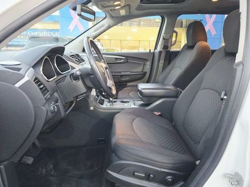 Used 2011 Chevrolet Traverse LT w/ LPO, 'HIT The Road' Package FWD image 9