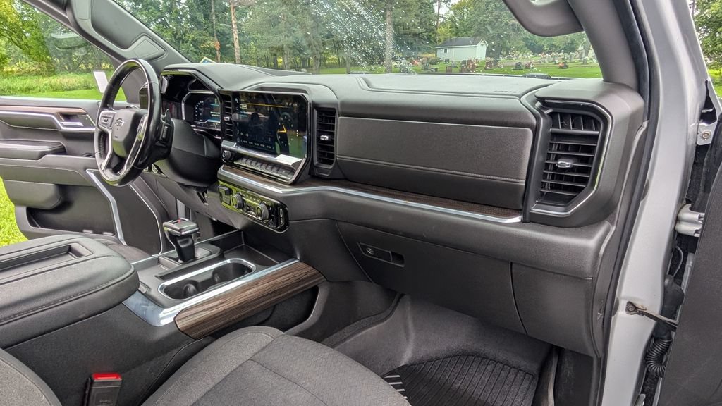 Used 2022 Chevrolet Silverado 1500 RST AWD/4WD image 19