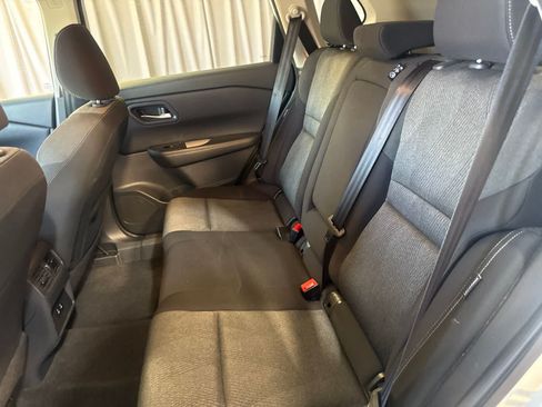 Used 2024 Nissan Rogue SV FWD image 17