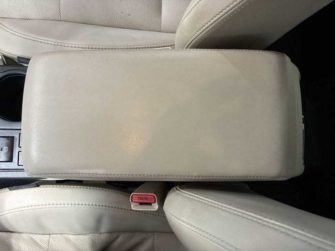 Used 2017 Subaru Outback 3.6R Limited image 23