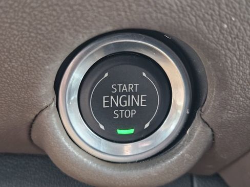 Used 2025 Chevrolet Suburban High Country AWD/4WD image 25