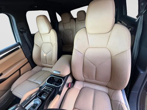 Used 2016 Porsche Cayenne AWD/4WD image 13