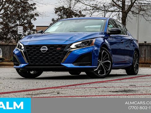 Used 2025 Nissan Altima 2.5 SR image 3