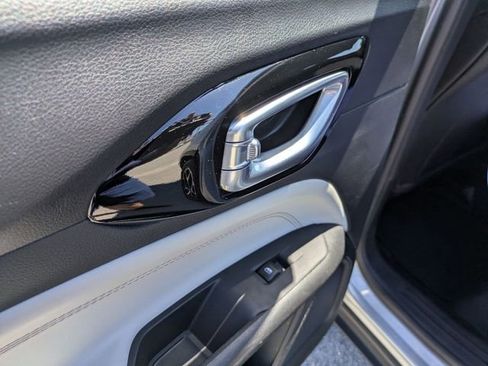 Used 2025 Jeep Compass Limited image 22