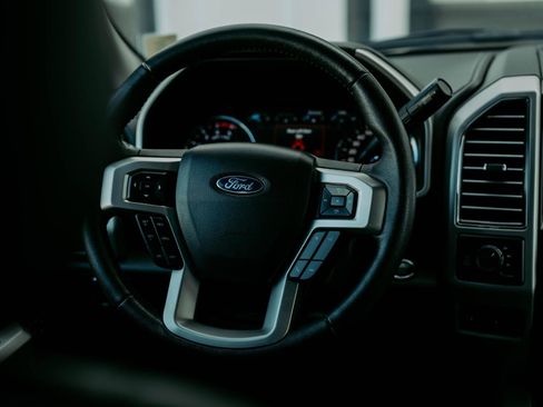 Used 2020 Ford F250 Lariat image 12