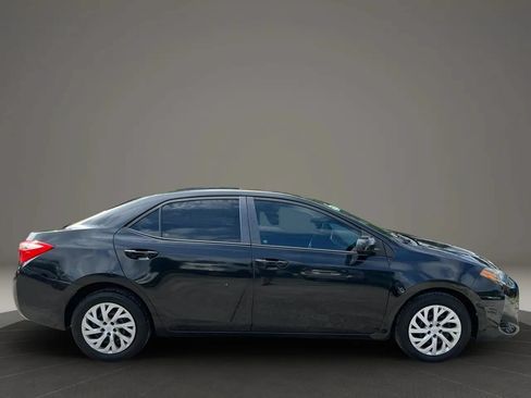 Used 2017 Toyota Corolla LE FWD image 8