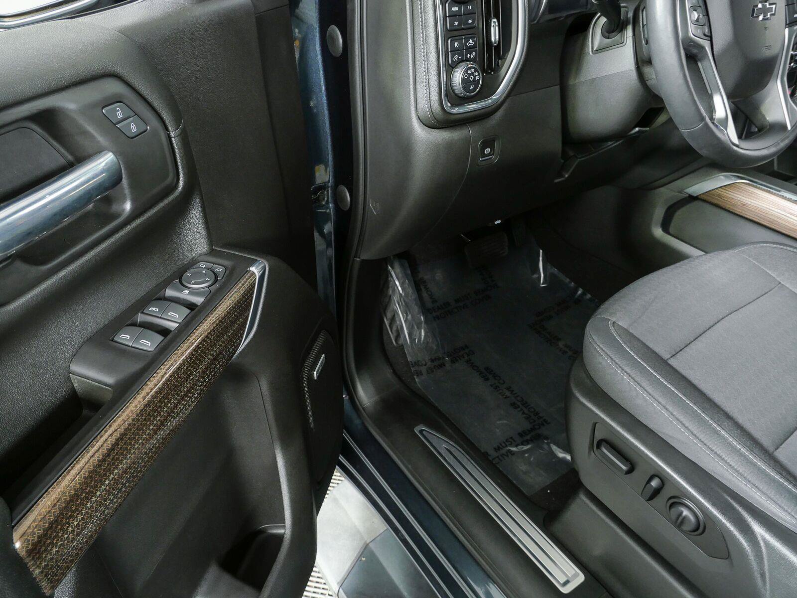 Used 2020 Chevrolet Silverado 1500 RST AWD/4WD image 8