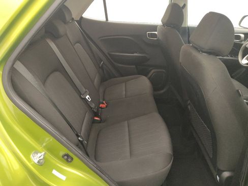 Used 2021 Hyundai Venue SE FWD image 19