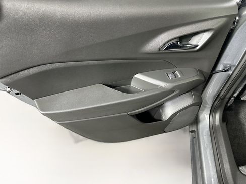 Used 2024 Chevrolet Trax ACTIV w/ Sunroof Package image 26