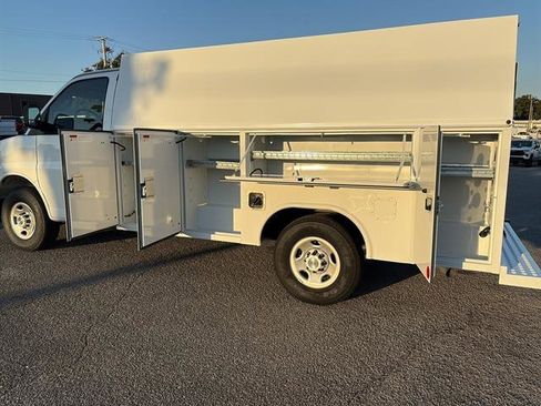New 2025 Chevrolet Express 3500 w/ Power Convenience Package image 5