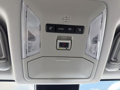 Certified 2025 Toyota RAV4 XLE FWD image 5